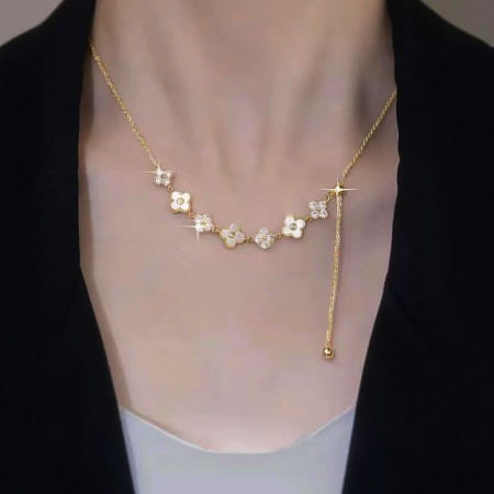 Light luxury high-end four-leaf flower necklace with Rose Box